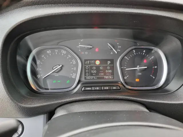 Citroën Jumpy 2.0 BlueHDI 120 XL Driver DC 2021 Diesel 11