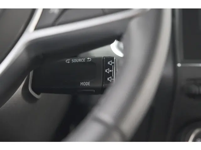 Renault Clio TCe 90 GPF Evolution 2024 Benzine 32