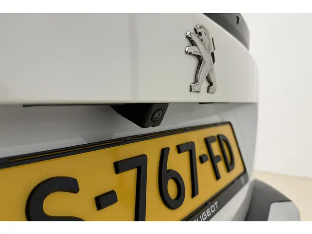 Peugeot 2008 1.2T Style 2023 Benzine 3