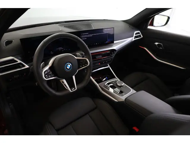 BMW 3 Serie Touring 330e 2025 Hybride Benzine 7