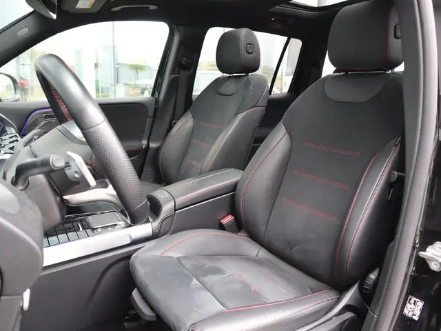 Mercedes-Benz 200-klasse GLB AMG Line 2023 Benzine 15