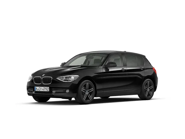 BMW 1 Serie 116i Sport Line 2013 Benzine
