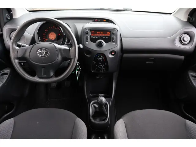Toyota Aygo 1.0 x-fun 2019 Benzine 5