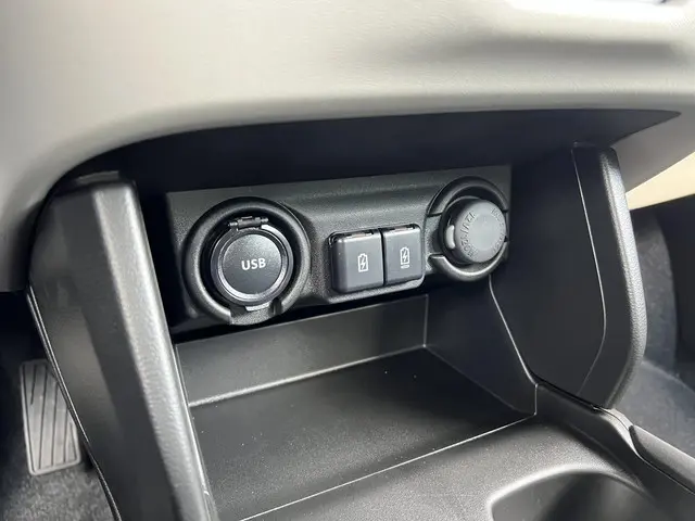 Suzuki Swift 1.2 Select Smart Hybrid 2024 Benzine 30