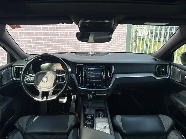 Volvo S60 2.0 T5 Intro Edition 2019 Benzine 4