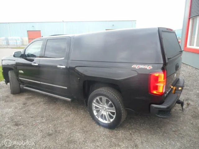 Chevrolet Silverado 4WD HIGH COUNTRY 2016 LPG/Gas 6