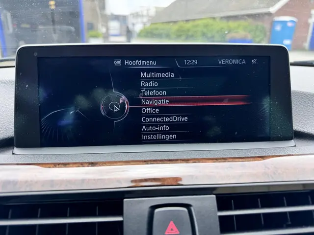 BMW 3 Serie Touring 328i High Executive 2014 Benzine 15