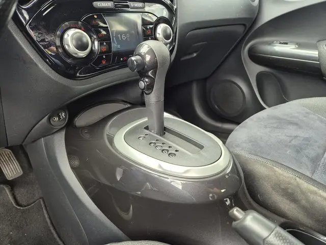 Nissan Juke 1.6 Connect Edition 2015 Benzine 23