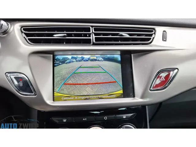 DS DS 3 1.2 PureTech So Chic Camera/Navi/ 2017 Benzine 9