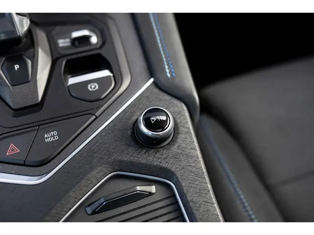 Lynk & Co 01 1.5 2025 Hybride Benzine 23
