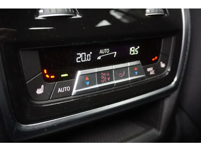 BMW X6 xDrive40i 2025 Benzine 17