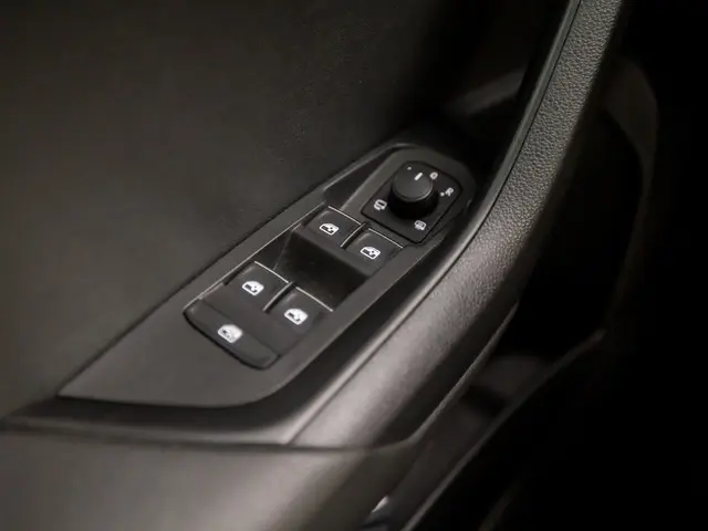 Škoda Karoq 1.0 TSI Sport Deluxe 2019 Benzine 23