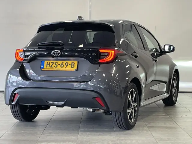 Toyota Yaris 1.5 Hybrid 115 Dynamic 2025 Hybride Benzine 2