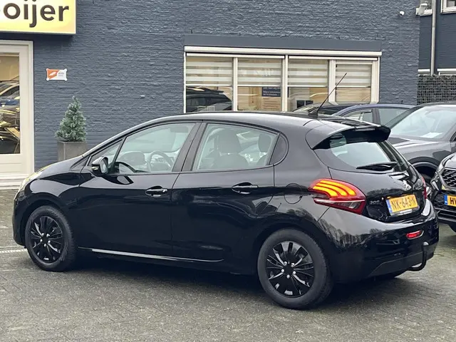 Peugeot 208 1.2 PureTech Blue Lion 2017 Benzine 7