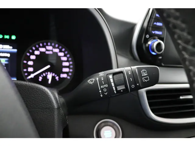 Hyundai Tucson 1.6 T-GDI Premium Sky 2019 Benzine 32