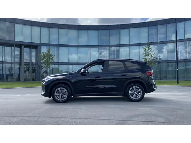 BMW X1 sDrive18i 2023 Benzine 2