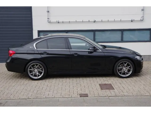 BMW 3 Serie 330e M-sport LEDER/NAVI 2016 Hybride Benzine 30