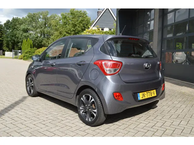Hyundai i10 1.0i i-Motion Comfort 2017 Benzine 4
