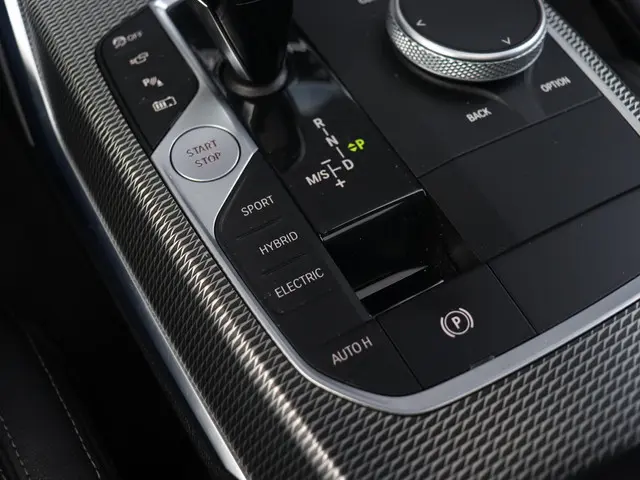 BMW 3 Serie Touring 330e 2021 Hybride Benzine 23