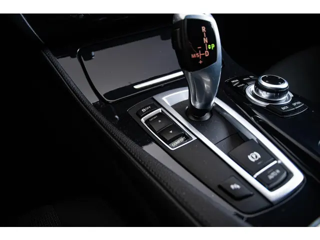 BMW 5 Serie 520i Executive 2016 Benzine 15