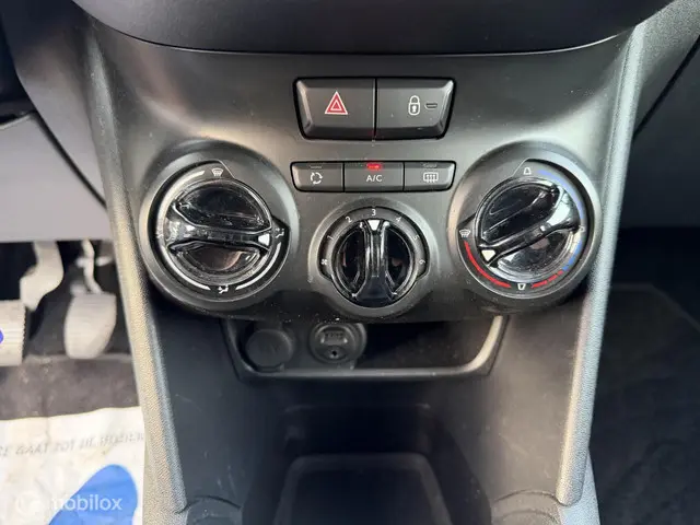 Peugeot 208 1.2 VTi Active,Airco,Cruise,5drs! 2013 Benzine 37