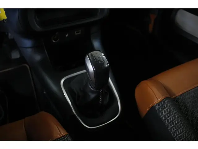 Citroën C3 1.2 PureTech Shine 2017 Benzine 26