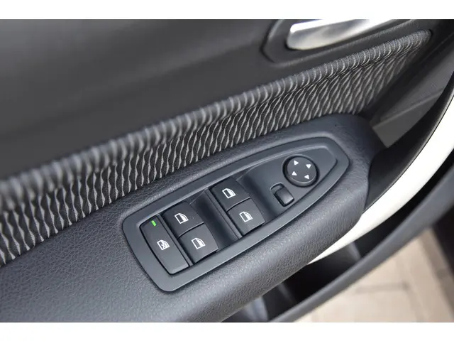 BMW 1 Serie 118i Essential 2015 Benzine 11