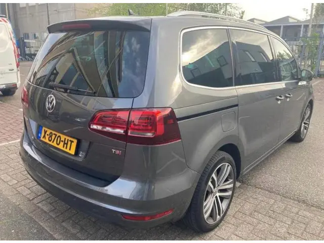 Volkswagen Sharan 1.4 TSI DSG Highline 7 Zit 2016 Benzine 4