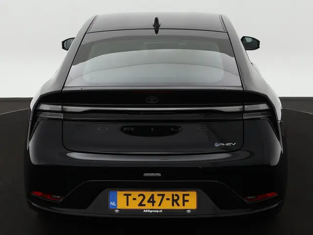 Toyota Prius 2.0 Plug-in Executive 2023 Hybride Benzine 19