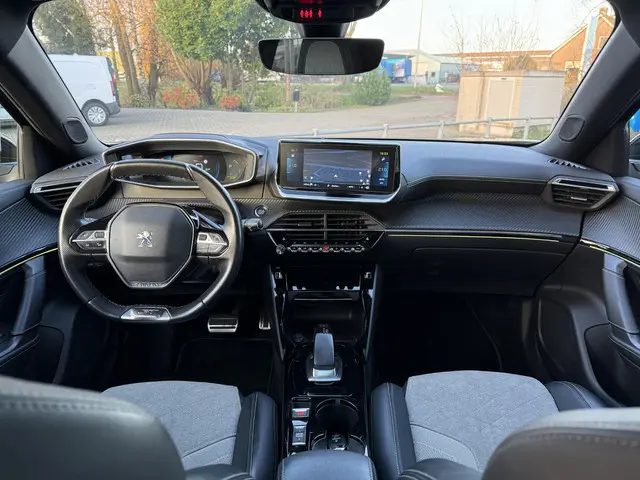 Peugeot e-2008 EV GT 50 kWh 2020 Elektrisch 16