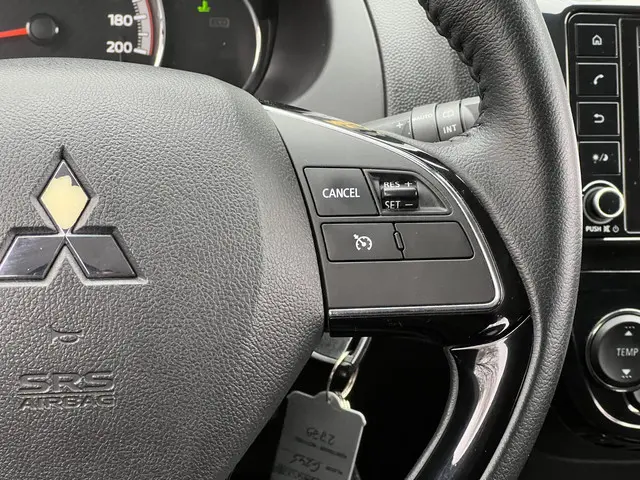 Mitsubishi Space Star 1.2 Intense 2021 Benzine 21