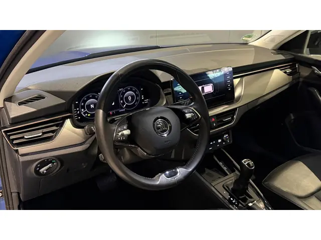 Škoda Kamiq 1.5 TSI ACT Business Edition 2020 Benzine 26