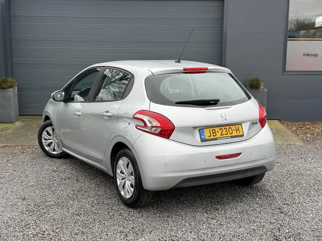 Peugeot 208 1.2 VTi Allure 2014 Benzine 5
