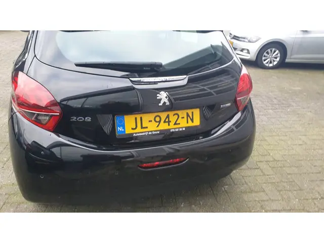 Peugeot 208 1.2 PureTech Blue Lion 2016 Benzine 18