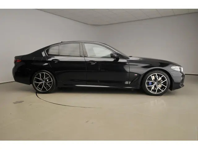 BMW 5 Serie Sedan 540i 2021 Benzine 4