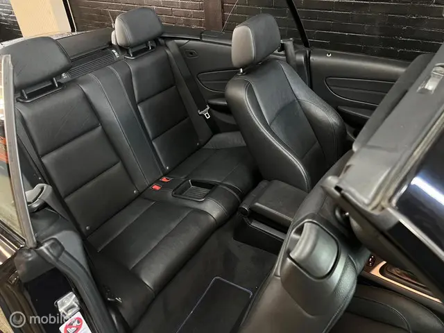 BMW 1 Serie Cabrio 118i High Executive 2012 Benzine 11