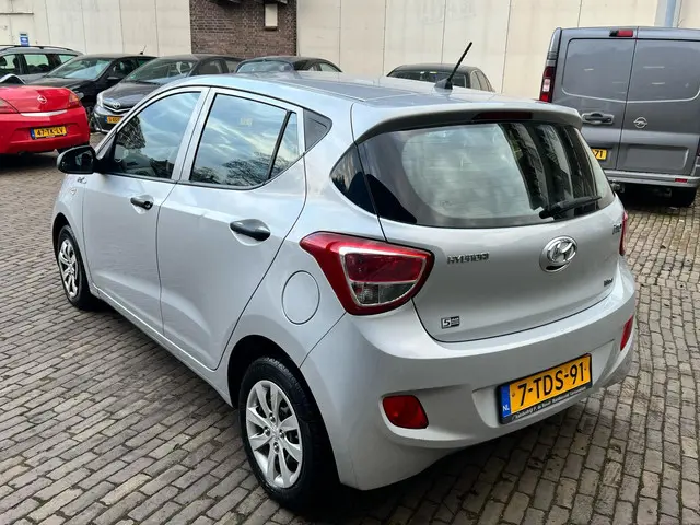 Hyundai i10 1.0i i-Motion 5 DRS 2014 Benzine 4