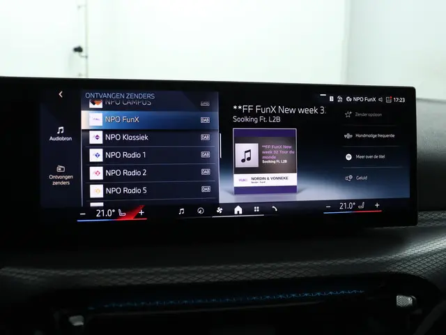 BMW 3 Serie Touring 330e xDrive 2025 Hybride Benzine 6