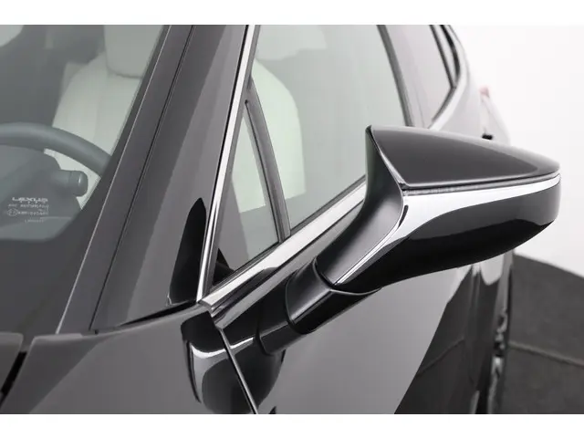 Lexus UX 300h Luxury Line 2024 Hybride Benzine 34
