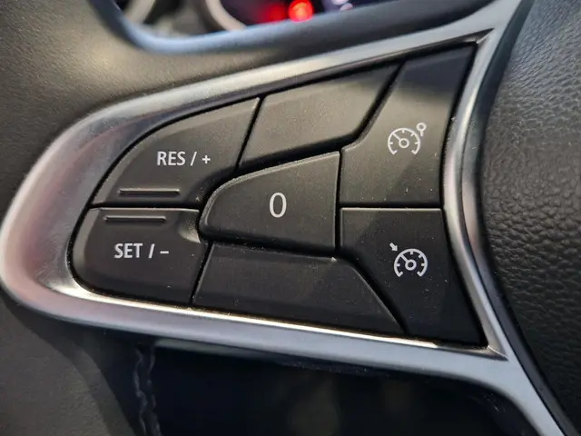 Renault Clio 1.0 TCe 90 GPF techno 2024 Benzine 18