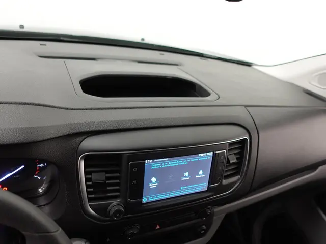 Peugeot Expert 100pk L2H1 Premium 2022 Diesel 27