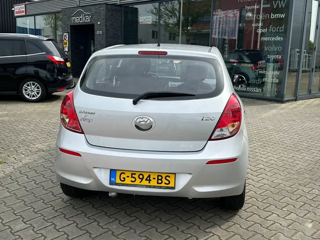 Hyundai i20 1.4i i-Vision 2013 Benzine 5