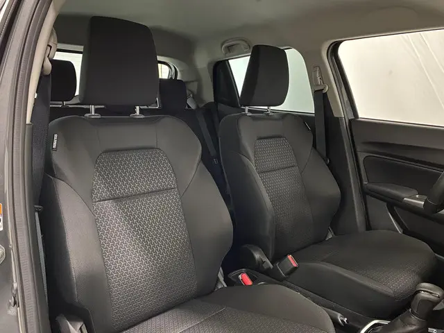 Suzuki Swift 1.2 Style Smart Hybrid 2024 Benzine 4