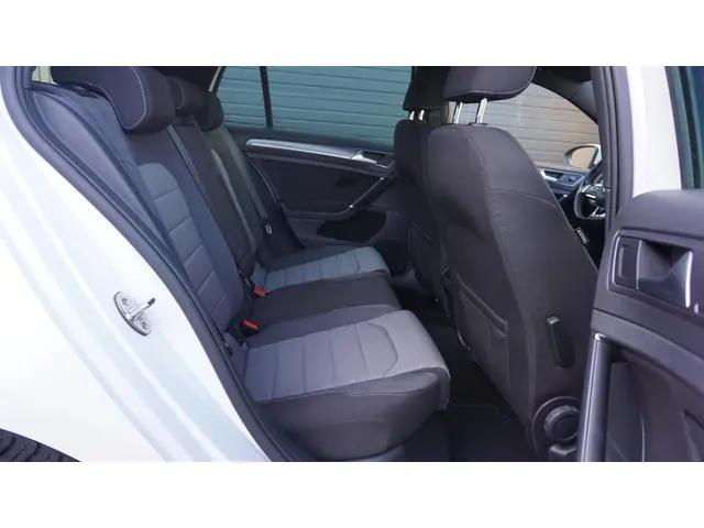 Volkswagen Golf 1.4 TSI 122pk 2x R-line 2014 Benzine 32
