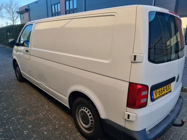 Volkswagen Transporter 2.0 TDI L2H1 2018 Diesel 7