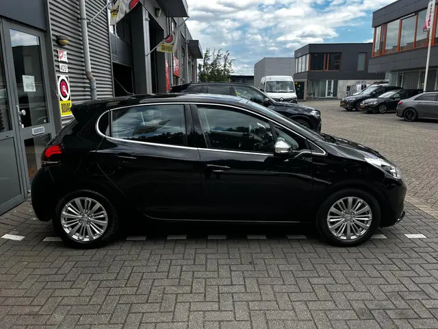 Peugeot 208 1.2 PureTech Blue Lease Allure 2019 Benzine 5