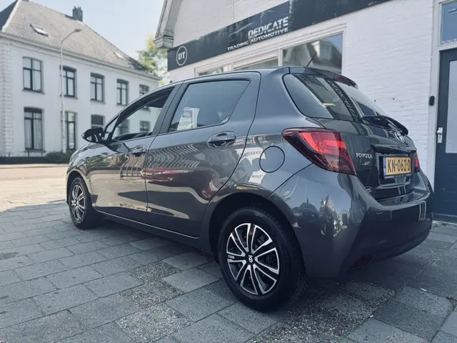 Toyota Yaris 1.0 VVT-i Aspiration 2016 Benzine 4