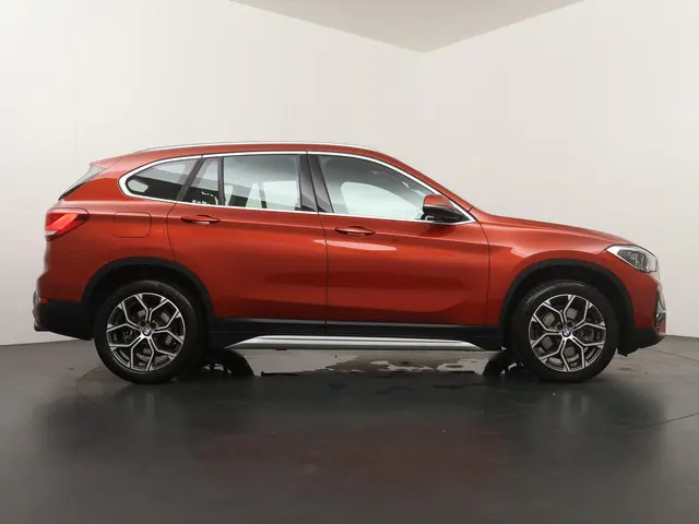 BMW X1 sDrive20i VDL Nedcar Edition 2020 Benzine 8