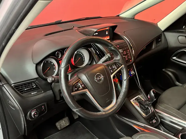 Opel Zafira Tourer 1.4 Cosmo 7p. 2014 Benzine 3