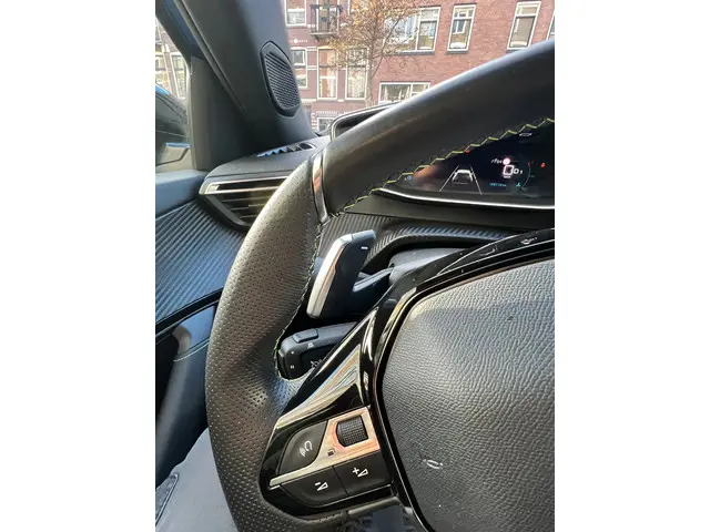 Peugeot 2008 1.2 PureTech GT-Line 2020 Benzine 21